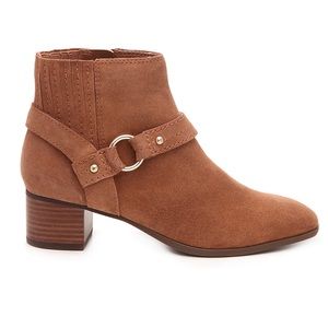 Essex Lane Tan Heeled Boots